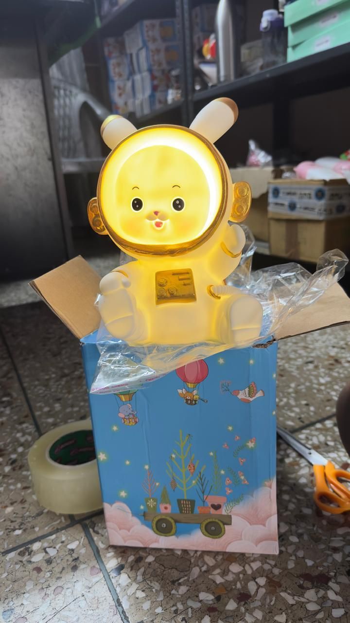 EasyBuy Astronaut Night Light Piggy Bank – Desktop Decoration (Random Design)
