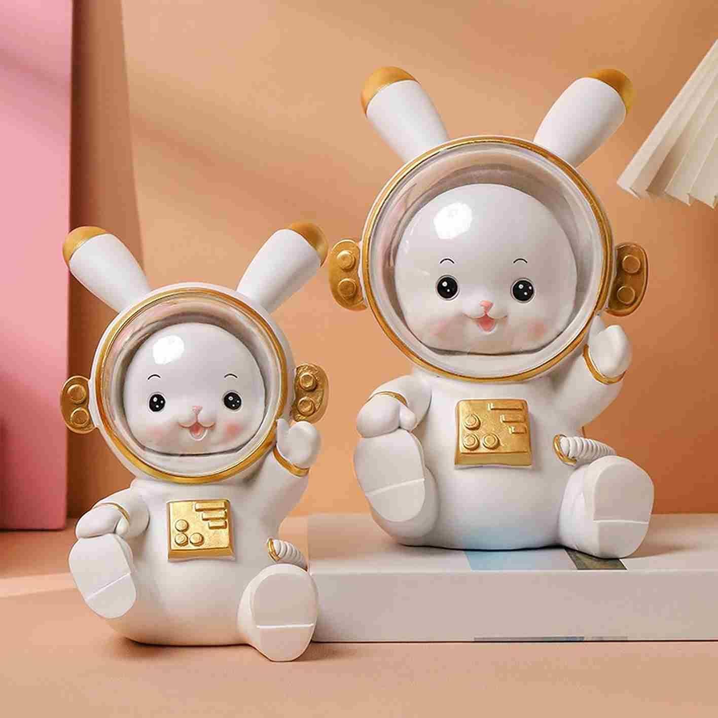 EasyBuy Astronaut Night Light Piggy Bank – Desktop Decoration (Random Design)
